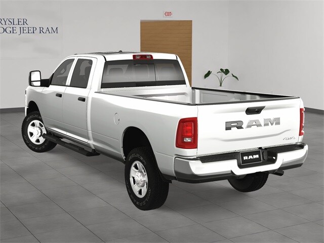 2025 Ram 3500 Tradesman photo 2