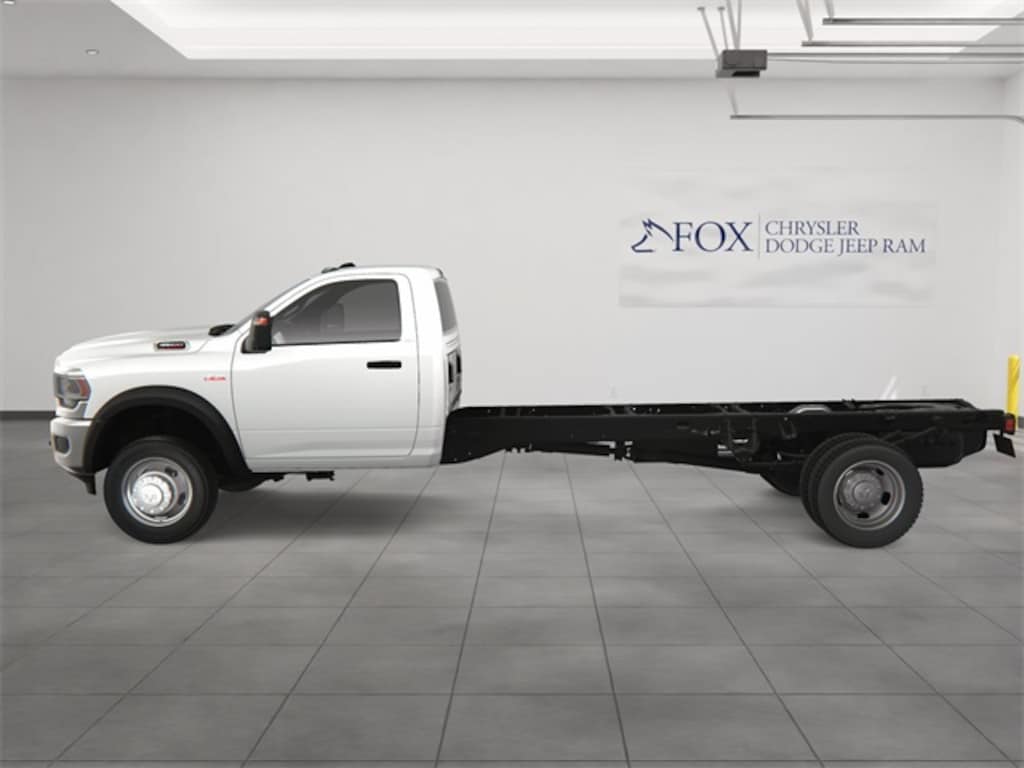 New 2024 Ram 4500 Chassis Cab 4500 SLT CHASSIS REGULAR CAB 4X4 120' CA Pickup
