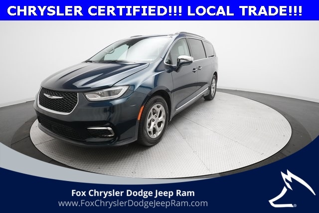 2022 Chrysler Pacifica Limited's photo