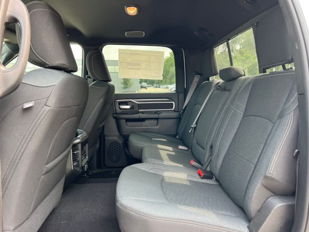 New 2026 Ram 3500 BIG HORN CREW CAB 4X4 8' BOX Pickup