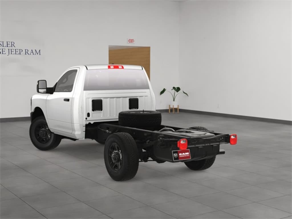 New 2025 Ram 3500 Chassis Cab 3500 TRADESMAN CHASSIS REGULAR CAB 4X4 60' CA Pickup
