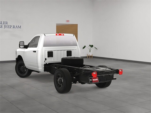 2025 Ram 3500 Tradesman Big Horn photo 4