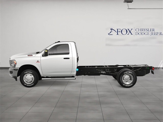 2024 Ram 3500 Tradesman photo 3