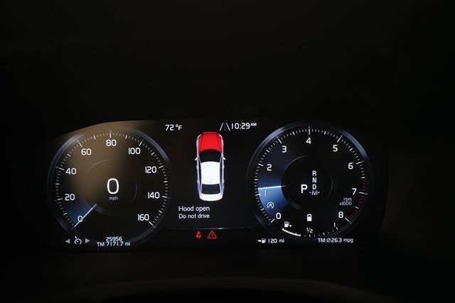 2022 Volvo S60 B5 AWD Momentum photo 2