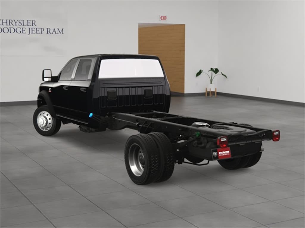 New 2024 Ram 5500 Chassis Cab 5500 TRADESMAN CHASSIS CREW CAB 4X2 84' CA Pickup