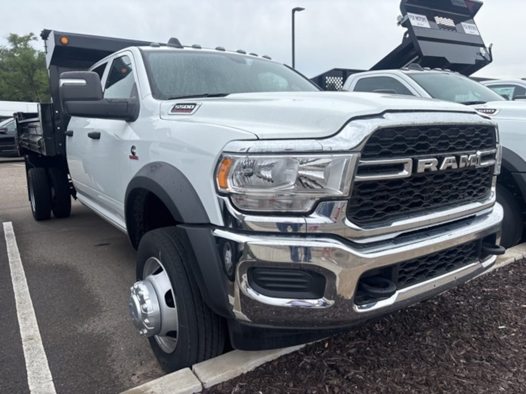 New 2024 Ram 5500 Chassis Cab 5500 TRADESMAN CHASSIS CREW CAB 4X4 84' CA Pickup