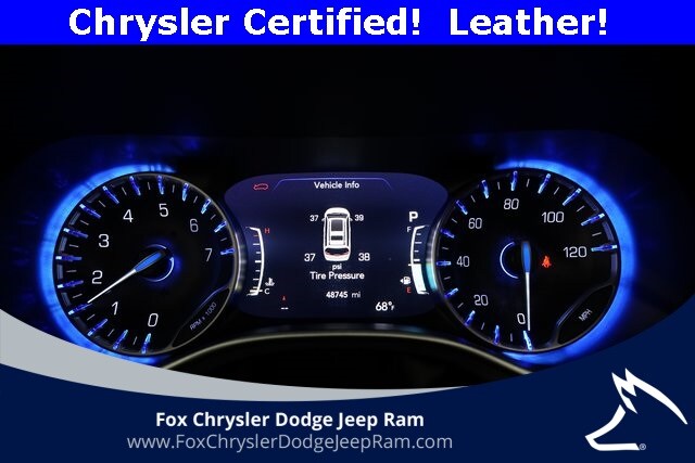 2024 Chrysler Pacifica Touring L photo 2