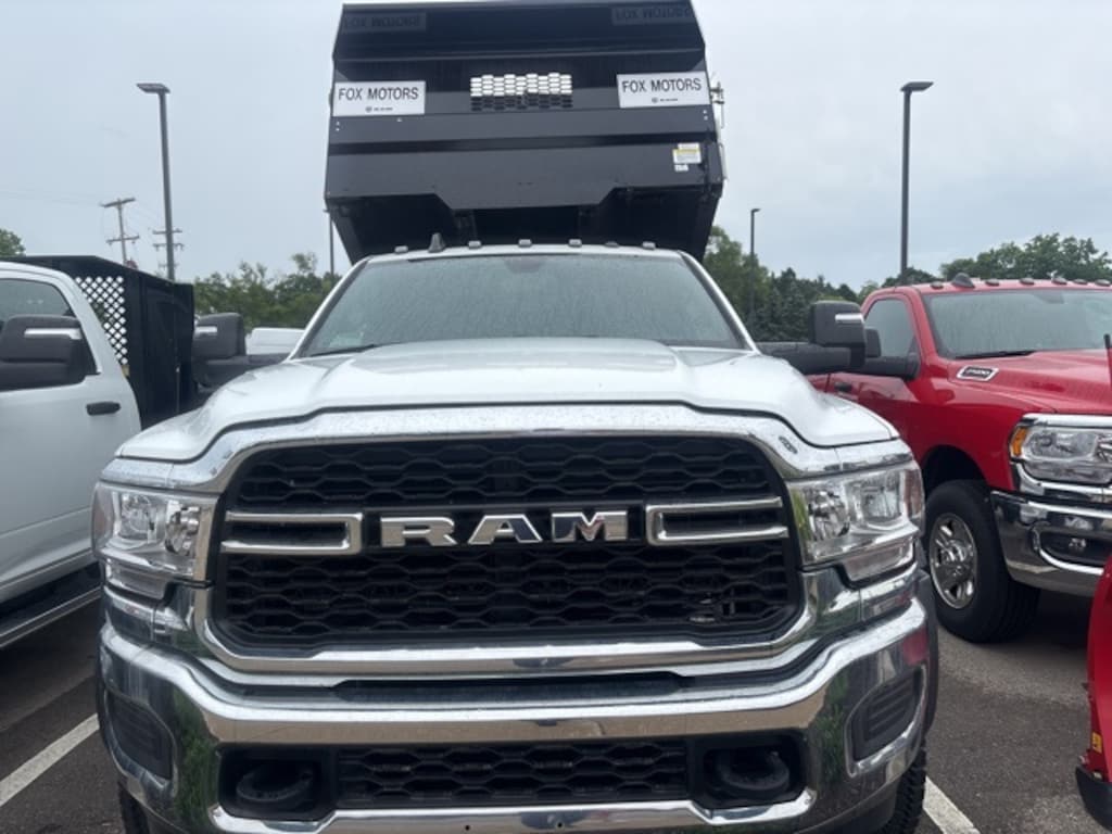 New 2024 Ram 5500 Chassis Cab 5500 TRADESMAN CHASSIS REGULAR CAB 4X4 84' CA Pickup