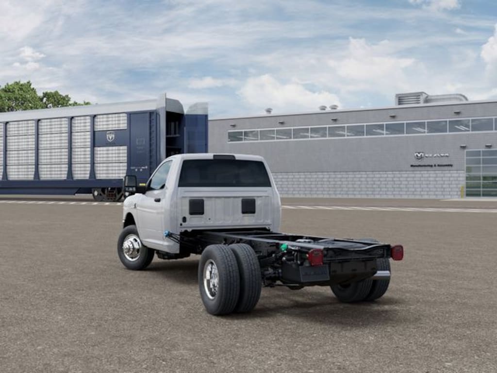 New 2026 Ram 3500 Chassis Cab TRADESMAN REGULAR 4X4 84' CA Pickup
