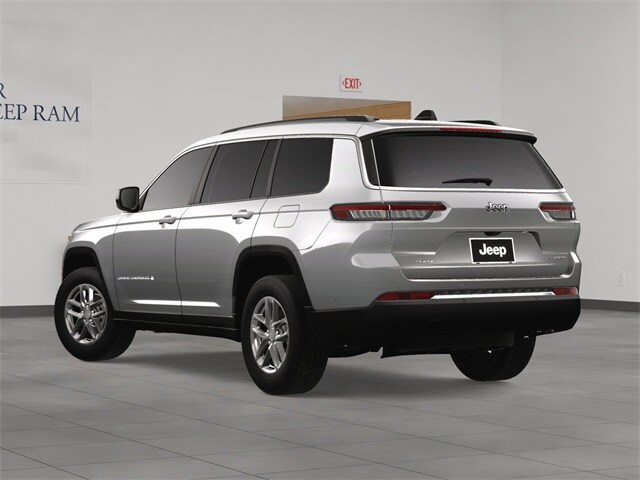 2025 Jeep Grand Cherokee Laredo photo 3
