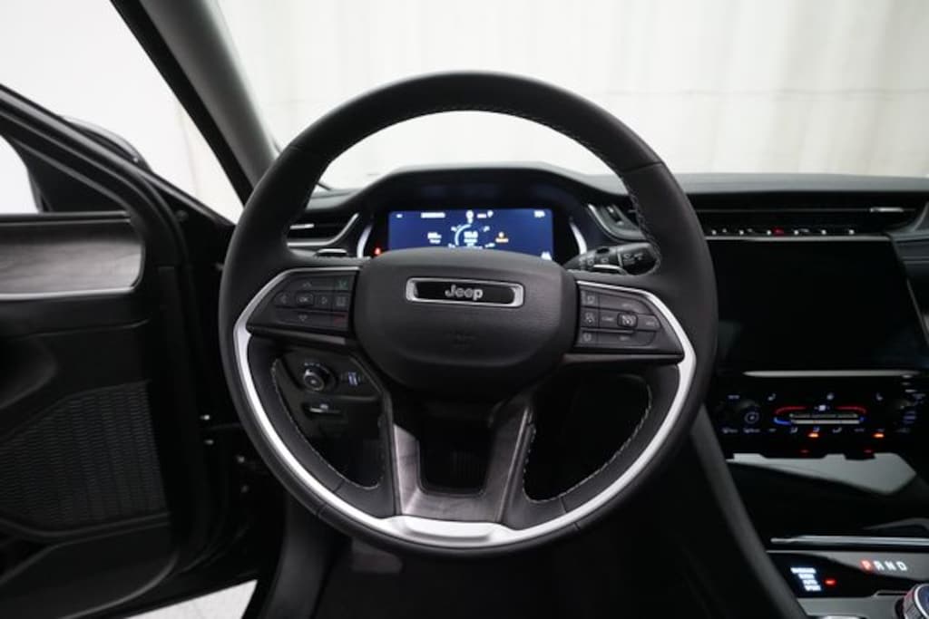 Used 2023 Jeep Grand Cherokee Limited SUV