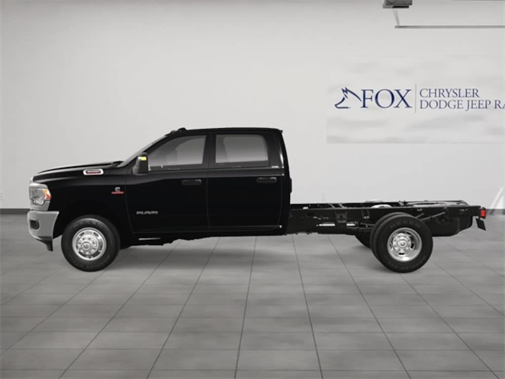 New 2024 Ram 3500 Chassis Cab 3500 SLT CREW CAB CHASSIS 4X4 60' CA Pickup