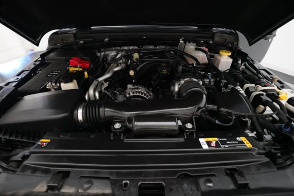 Used 2025 Jeep Gladiator Sport Truck Crew Cab