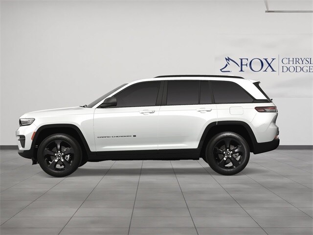 2025 Jeep Grand Cherokee Altitude photo 3