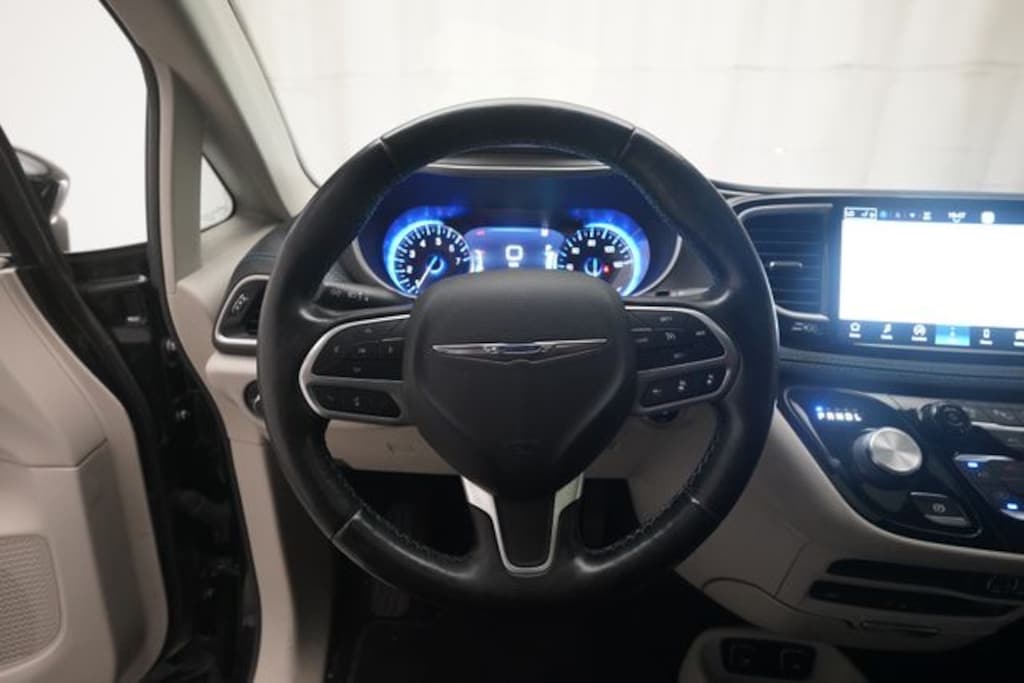 Used 2021 Chrysler Pacifica Touring L Van Passenger Van