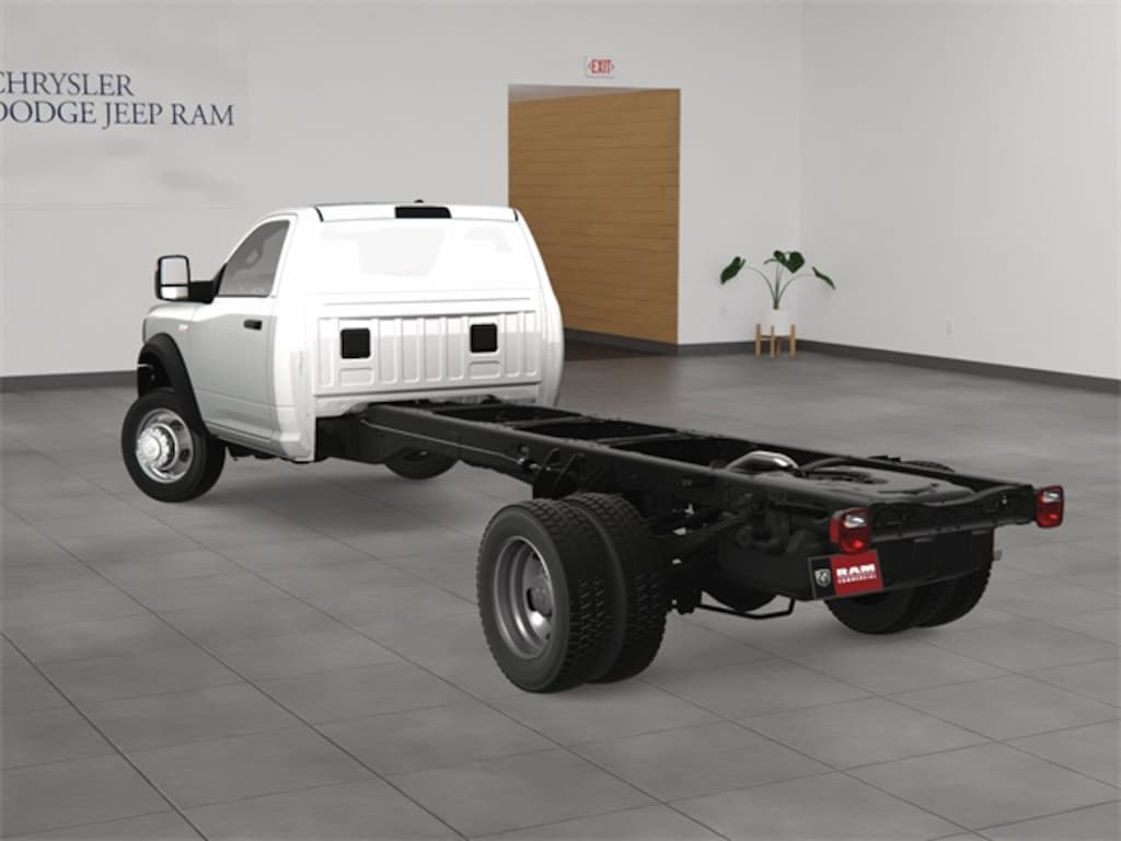 New 2024 Ram 4500 Chassis Cab 4500 SLT CHASSIS REGULAR CAB 4X4 120' CA Pickup