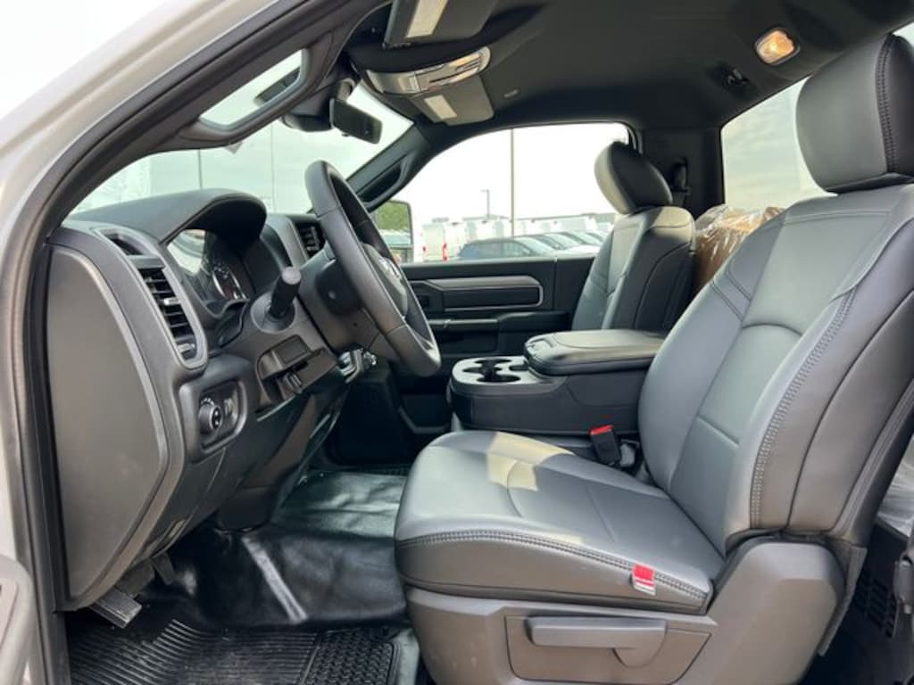 New 2026 Ram 2500 TRADESMAN REGULAR CAB 4X4 8' BOX Pickup
