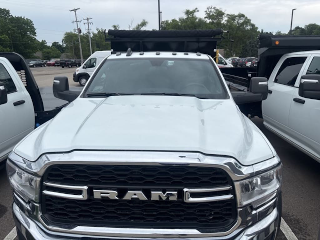 New 2024 Ram 5500 Chassis Cab 5500 TRADESMAN CHASSIS CREW CAB 4X4 84' CA Pickup