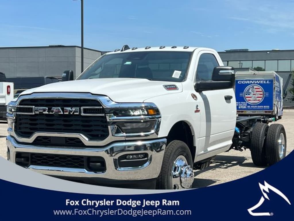 New 2026 Ram 3500 TRADESMAN CHASSIS REGULAR CAB 4X4 84' CA Pickup