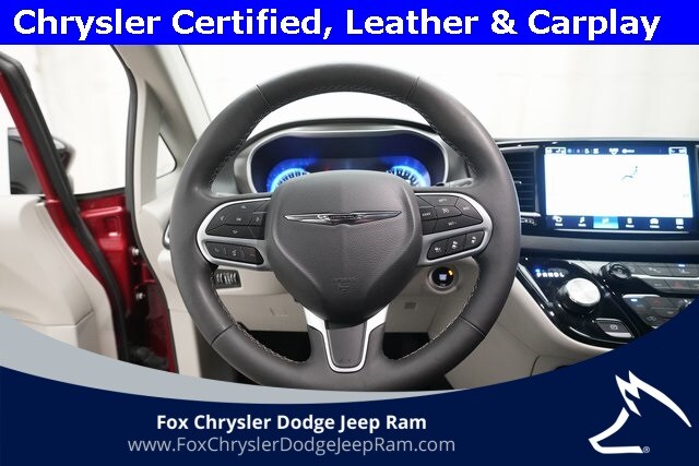 2024 Chrysler Pacifica Touring L photo 4