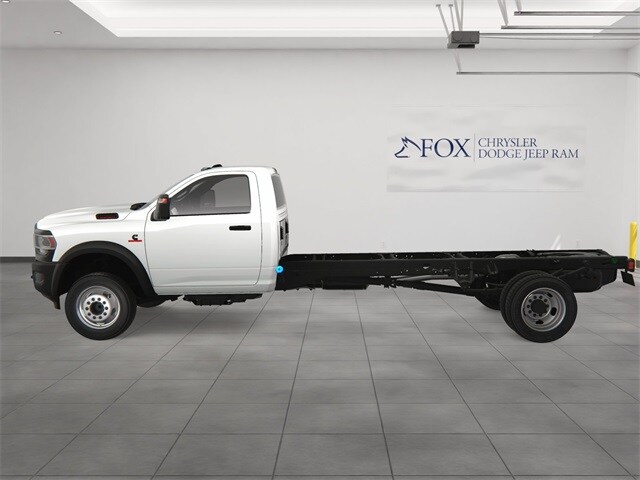 2024 Ram 5500 Tradesman photo 3
