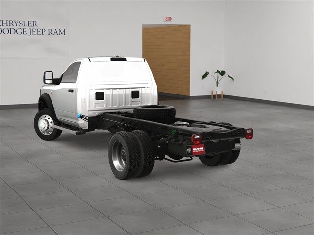 2024 Ram 5500 Tradesman photo 4