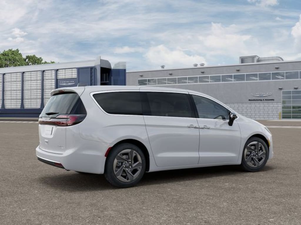 New 2027 Chrysler Pacifica LIMITED AWD Passenger Van