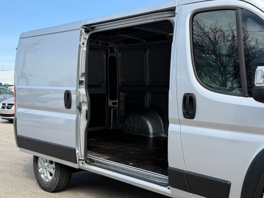 New 2024 Ram ProMaster PROMASTER 3500 SLT CARGO VAN LOW ROOF 136' WB Cargo Van
