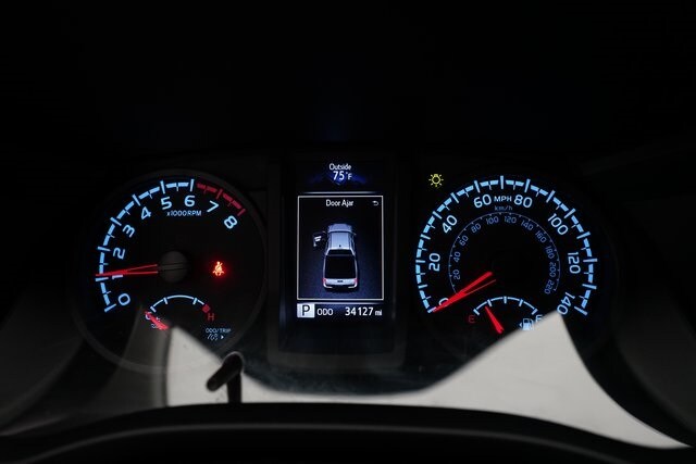 2022 Toyota Tacoma SR V6 4x4 photo 2