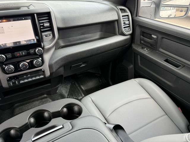 2026 RAM 3500 Chassis Tradesman - Photo 41