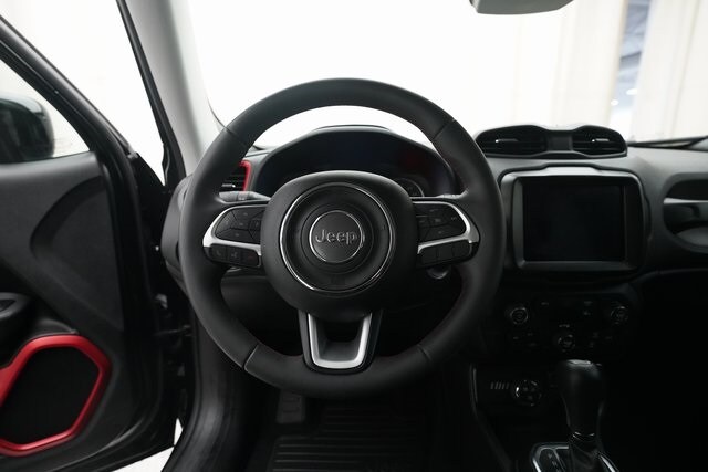2023 Jeep Renegade Trailhawk photo 3