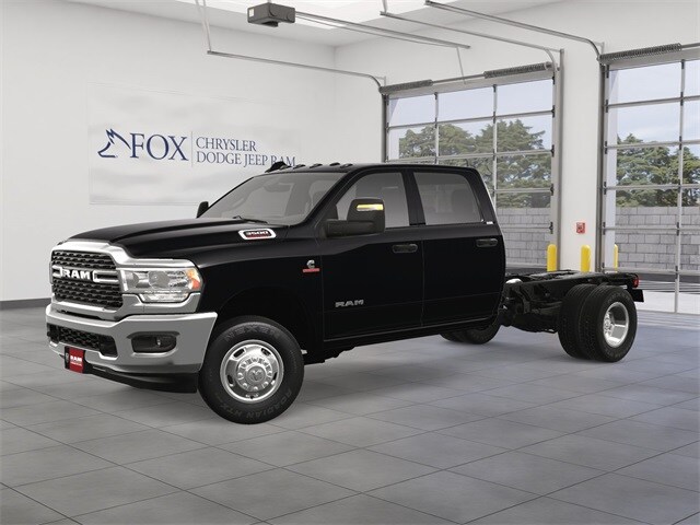 2024 Ram 3500 SLT photo 2