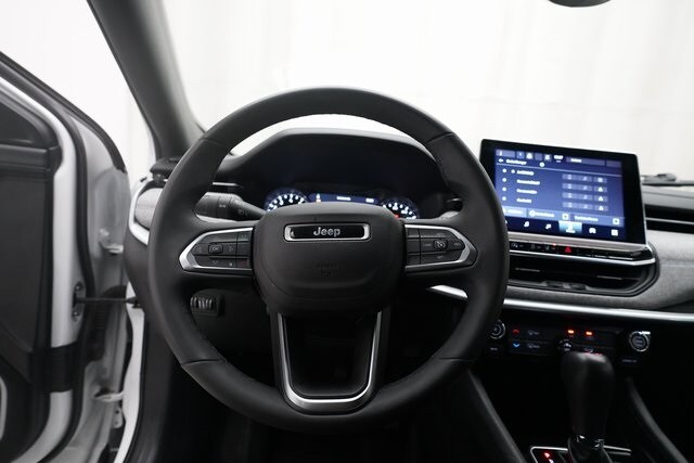 2024 Jeep Compass Latitude photo 4