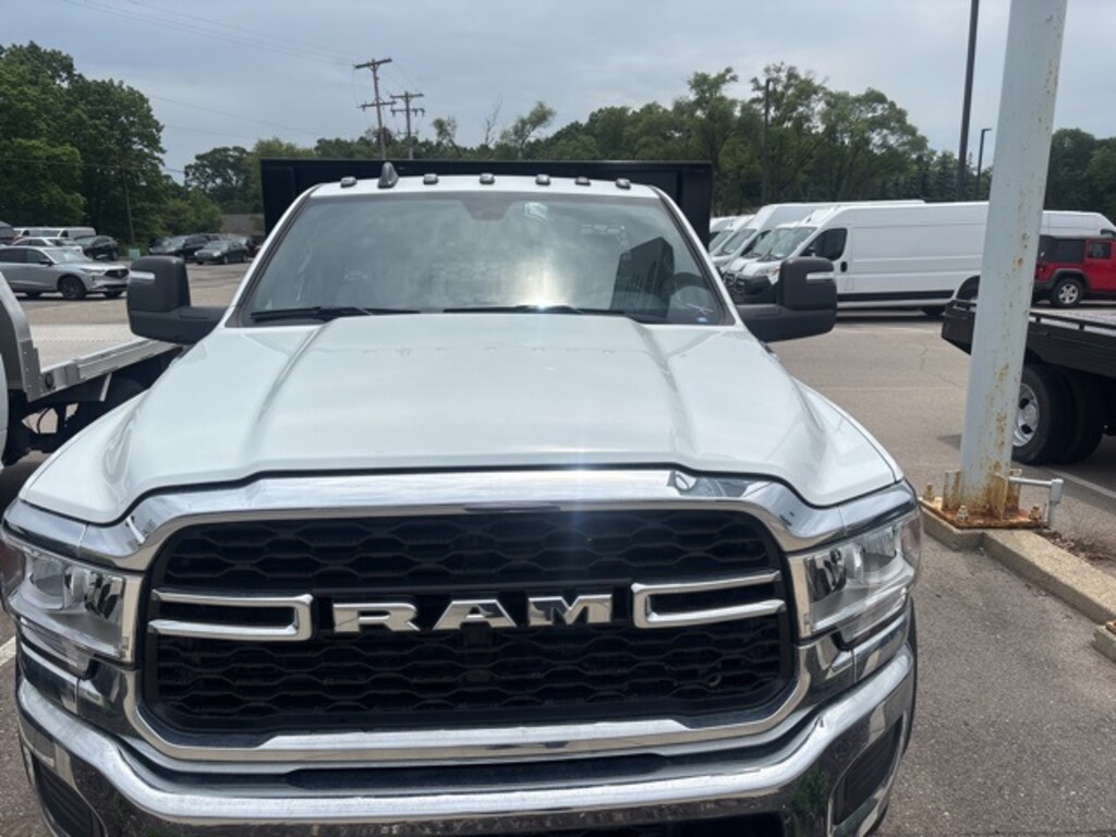 New 2024 Ram 5500 Chassis Cab 5500 TRADESMAN CHASSIS REGULAR CAB 4X4 84' CA Pickup