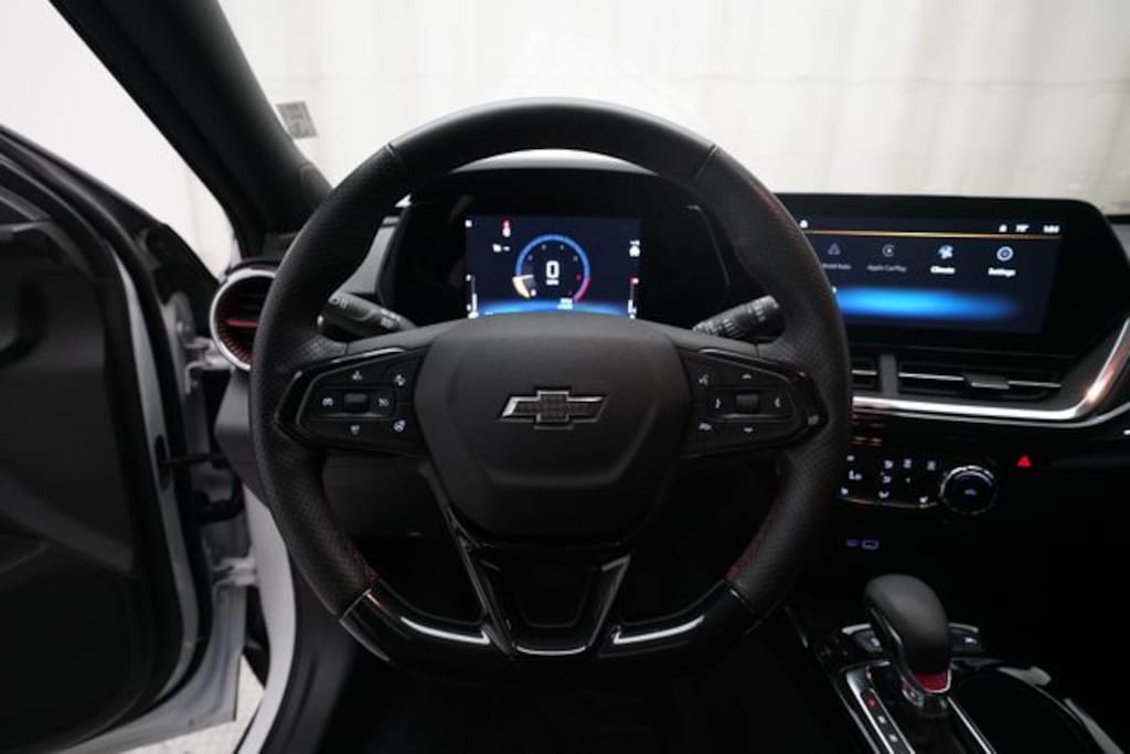 Used 2025 Chevrolet Trax 2RS SUV
