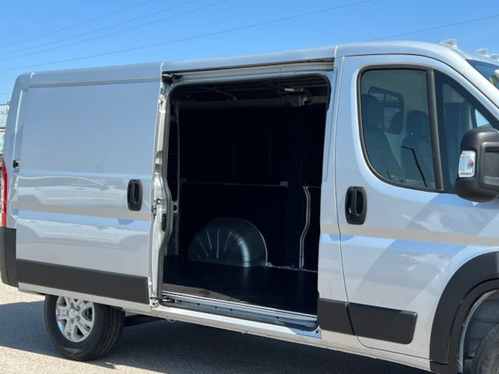 New 2024 Ram ProMaster PROMASTER 3500 SLT CARGO VAN LOW ROOF 136' WB Cargo Van