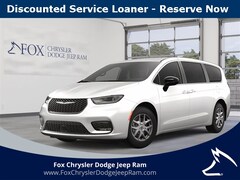 2025 Chrysler Pacifica SELECT Passenger Van