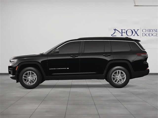 2025 Jeep Grand Cherokee Laredo photo 3