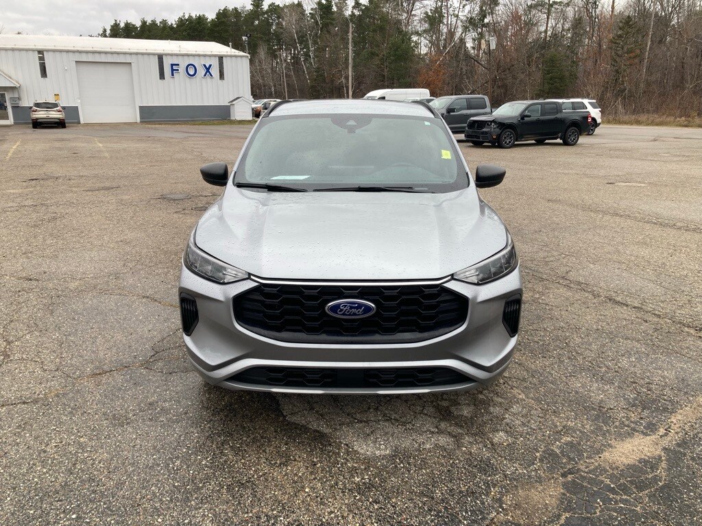 2024 Ford Escape ST-Line photo 2