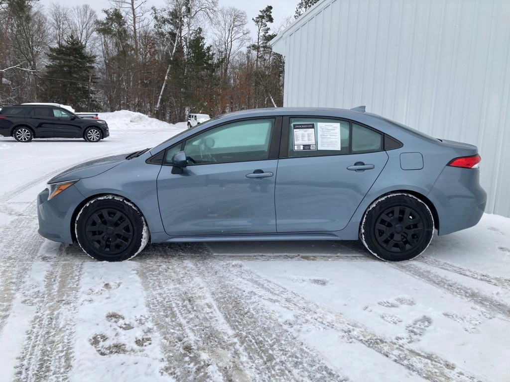 Used 2021 Toyota Corolla LE with VIN 5YFEPMAE6MP182088 for sale in Reed City, MI