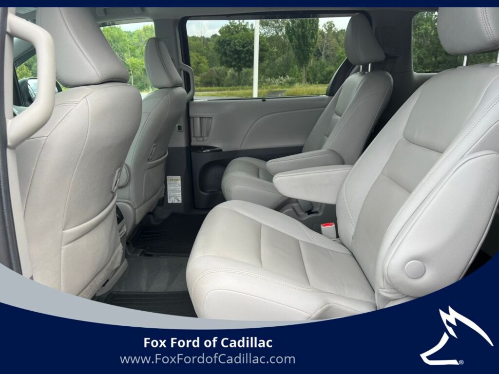Used 2020 Toyota Sienna XLE Minivan/Van