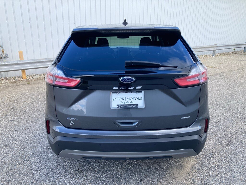2024 Ford Edge SEL photo 3
