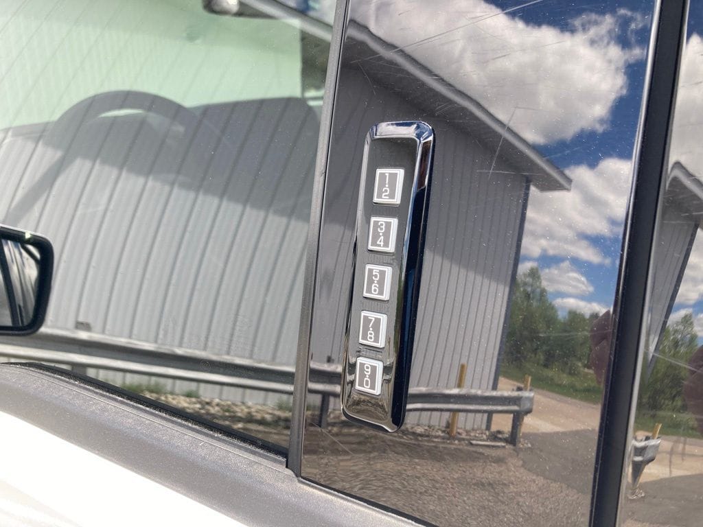 2023 Ford F-150 XLT - Photo 17