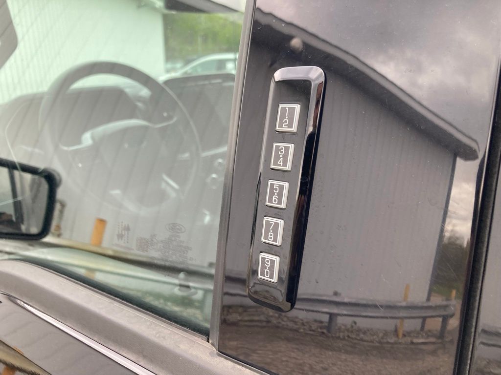 2023 Ford F-150 XLT - Photo 15