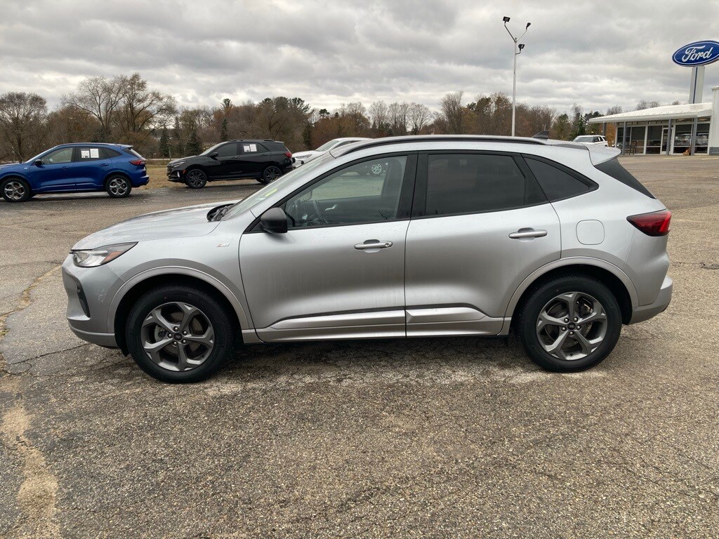 2024 Ford Escape ST-Line photo 4