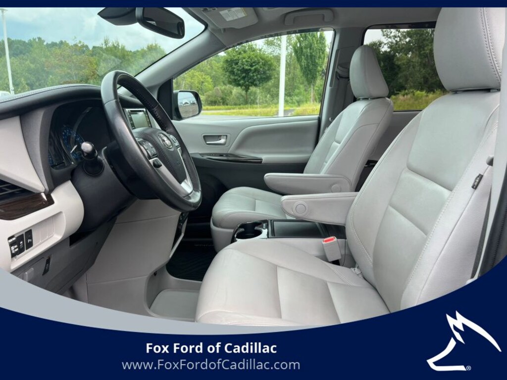 Used 2020 Toyota Sienna XLE Minivan/Van