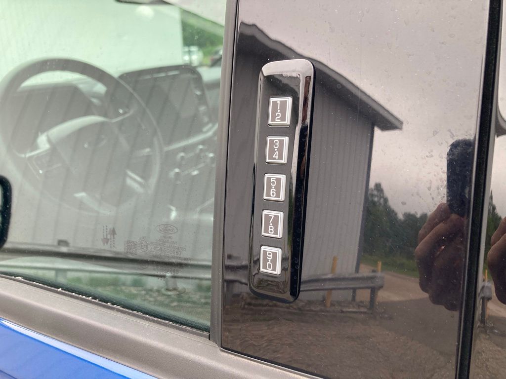 2023 Ford F-150 XLT - Photo 18