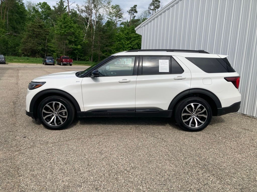 Used 2025 Ford Explorer ST-Line SUV