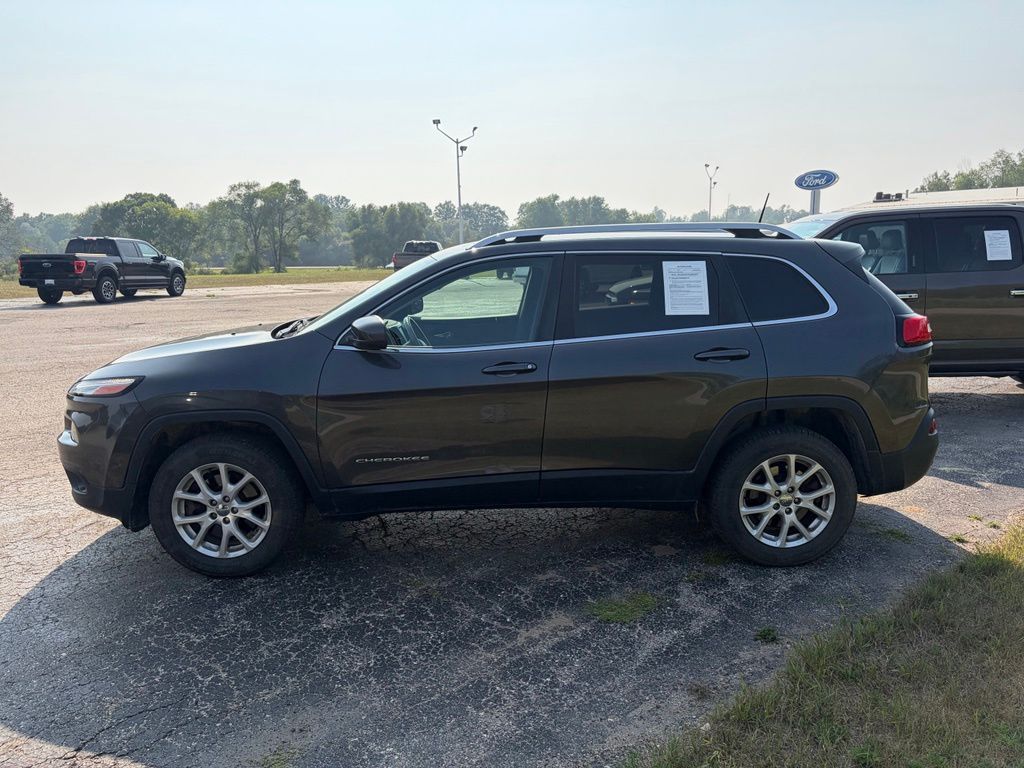 Used 2016 Jeep Cherokee Latitude with VIN 1C4PJMCB0GW330955 for sale in Reed City, MI