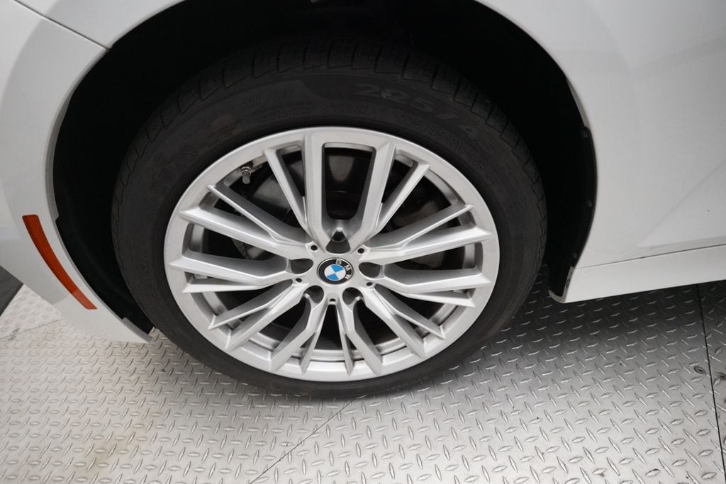 2024 BMW 3 Series 330i - Photo 26